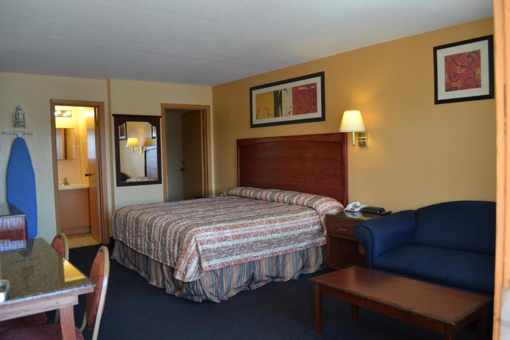 Deluxe Inn And Suites Weslaco Exterior photo