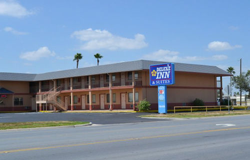 Deluxe Inn And Suites Weslaco Exterior photo